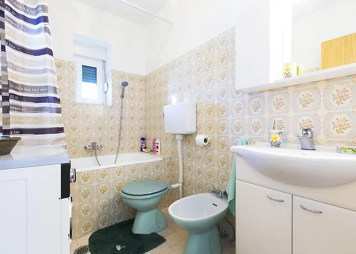 San 公寓 斯拉汀